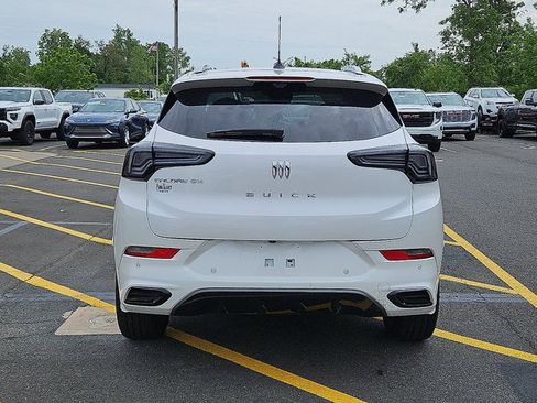 Used 2025 Buick Encore GX Avenir w/ Avenir Technology Package FWD image 5