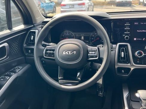 Certified 2023 Kia Sorento LX AWD/4WD image 12