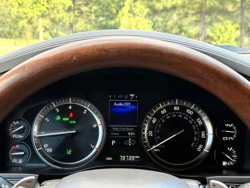 Used 2018 Lexus LX 570 4WD w/ Luxury Package image 28
