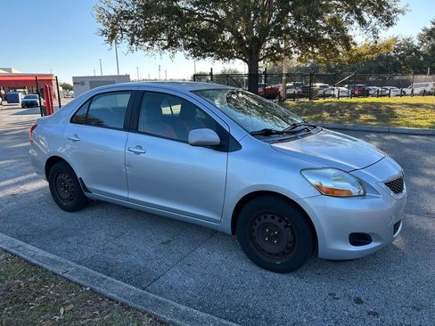 Used 2009 Toyota Yaris Base image 7