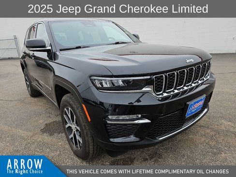 Used 2025 Jeep Grand Cherokee Limited AWD/4WD image 2