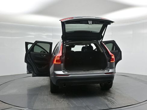 Used 2020 Volvo XC60 T5 Momentum w/ Protection Package Premier image 37