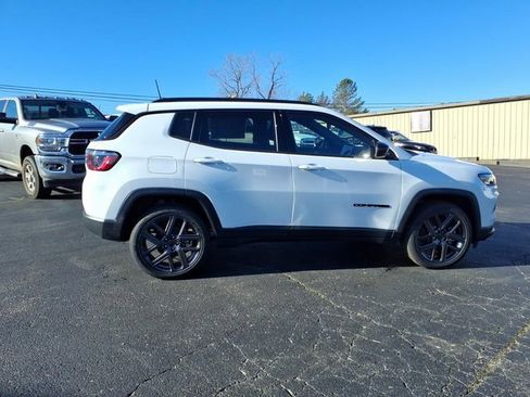 New 2026 Jeep Compass Latitude image 2