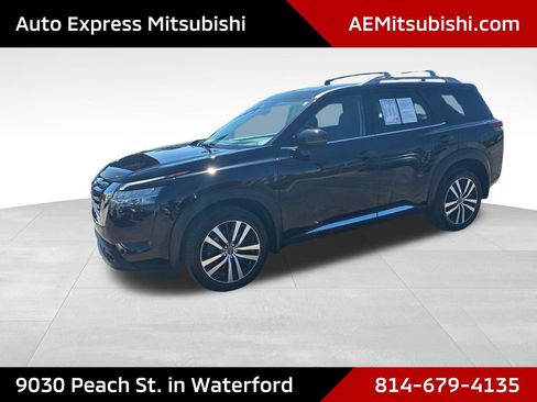 Used 2024 Nissan Pathfinder Platinum AWD/4WD image 3
