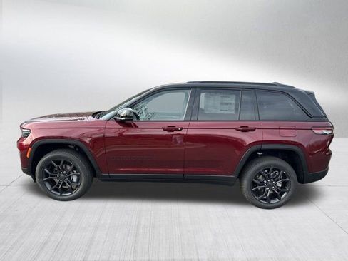 New 2025 Jeep Grand Cherokee Limited image 8