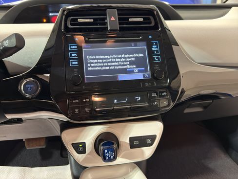 Used 2016 Toyota Prius Four image 18