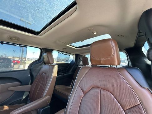 Used 2017 Chrysler Pacifica Limited w/ Advanced Safetytec Group image 29