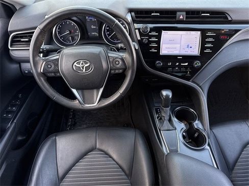 Used 2020 Toyota Camry SE w/ Convenience Package image 11
