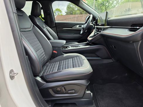 Certified 2025 Ford Explorer ST-Line w/ Premium Package RWD image 43