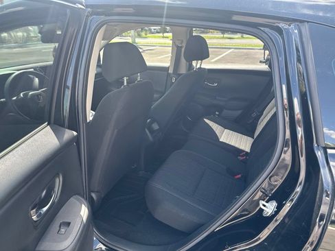 Used 2023 Honda HR-V LX image 9