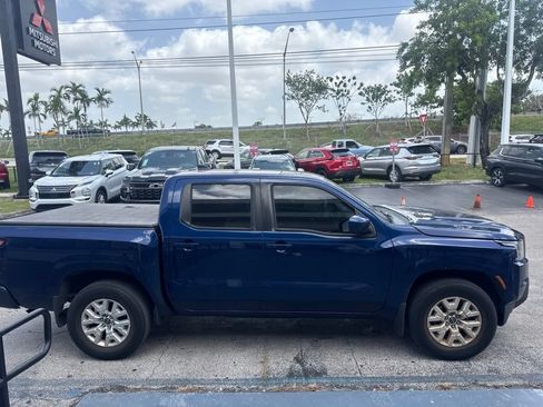 Used 2022 Nissan Frontier SV RWD image 4