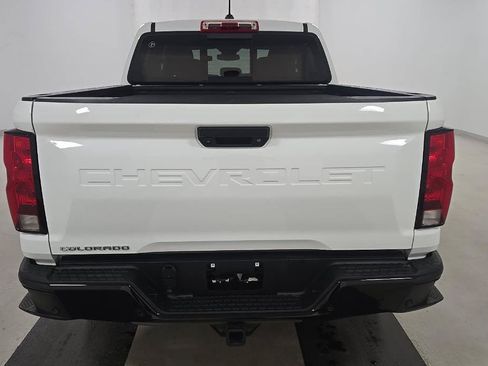 Used 2024 Chevrolet Colorado W/T w/ WT Convenience Package II RWD image 5