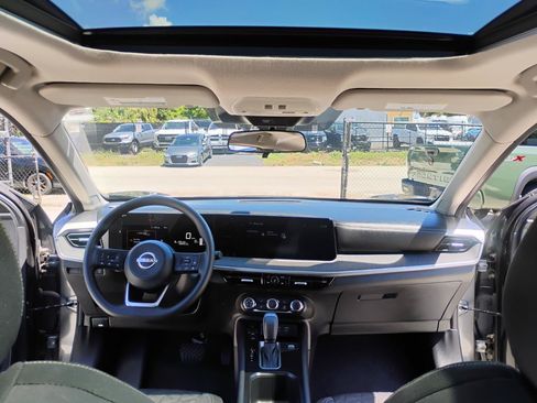 Used 2025 Nissan Kicks SV w/ SV Premium Package FWD image 22