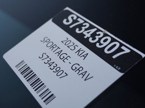 Used 2025 Kia Sportage LX image 48