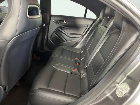 Used 2015 Mercedes-Benz CLA 250 image 12