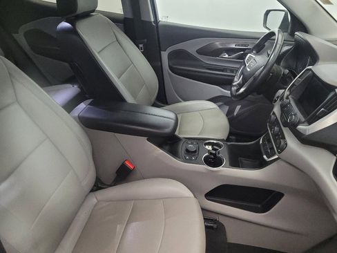 Used 2022 GMC Terrain SLT image 21
