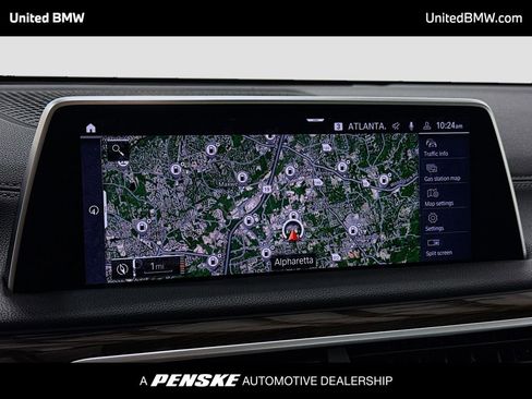 Used 2022 BMW 740i xDrive w/ Premium Package image 10