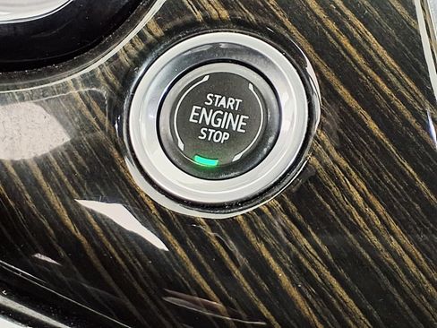 Used 2020 Cadillac XT6 Premium Luxury FWD image 21