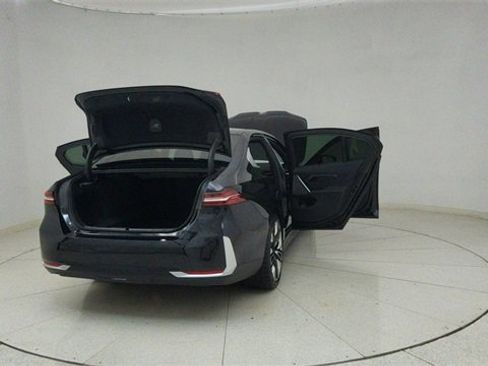 Used 2026 BMW 530i image 77