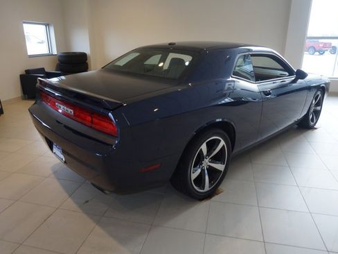 Used 2014 Dodge Challenger R/T image 3