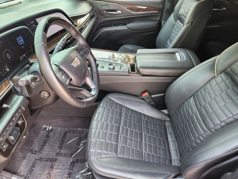 Used 2023 Cadillac Escalade Sport Platinum AWD/4WD image 30