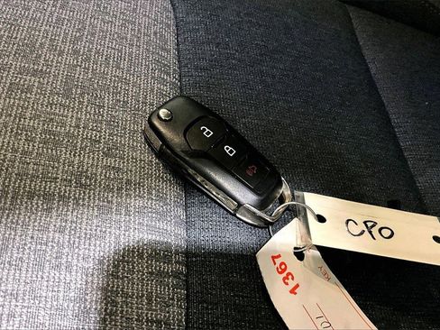 Certified 2024 Ford Maverick XLT image 11