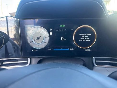 Used 2024 Hyundai Elantra Limited FWD image 2