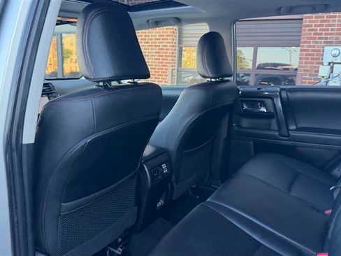 Used 2020 Toyota 4Runner TRD Off-Road Premium w/ Moonroof Package AWD/4WD image 19