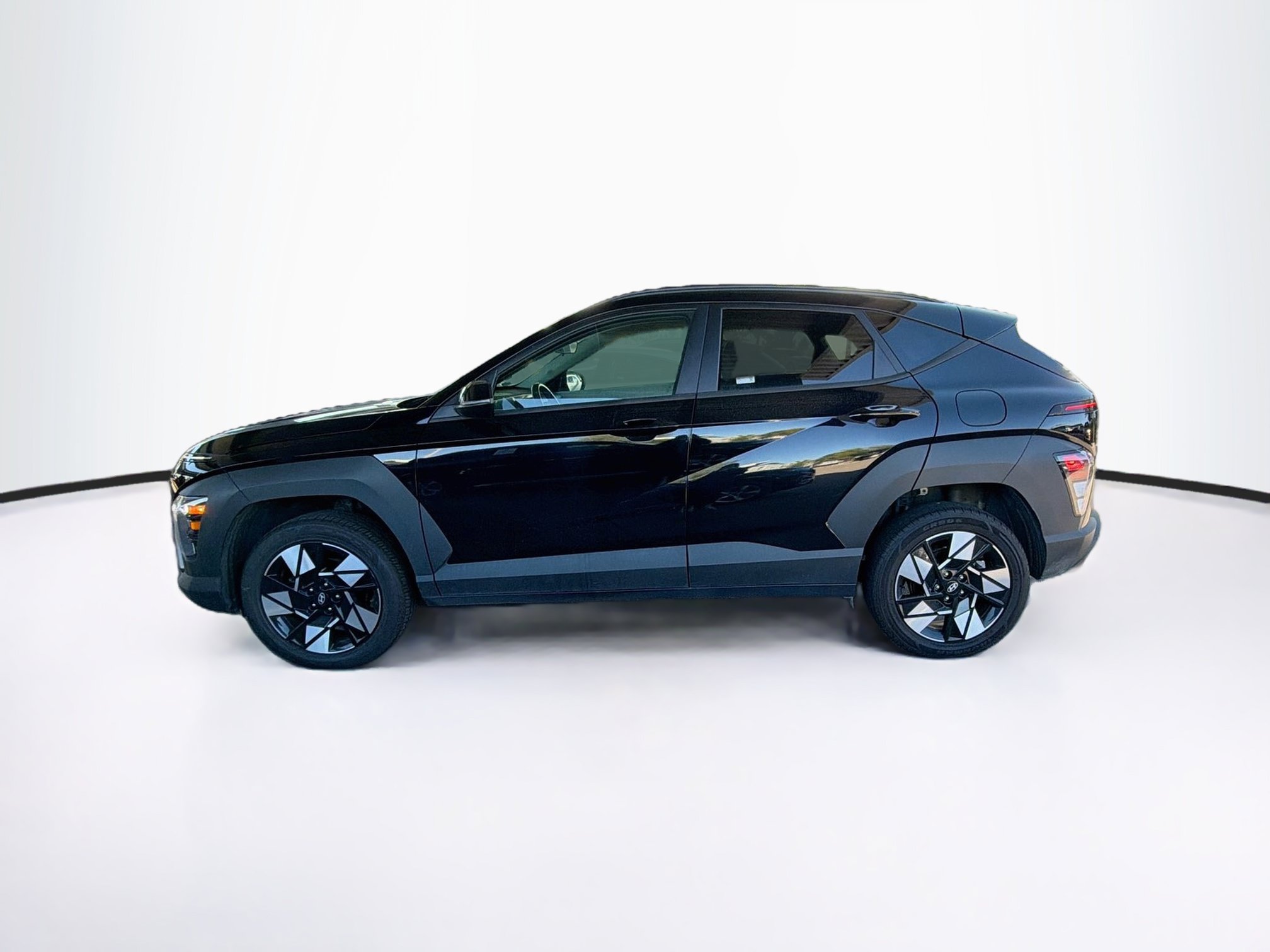 Used 2025 Hyundai Kona SEL AWD/4WD image 4