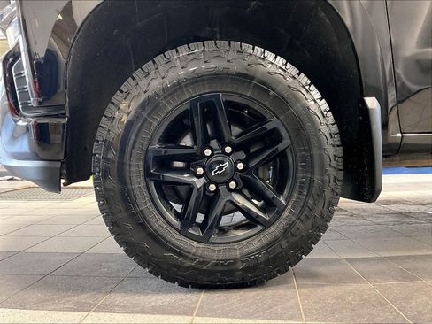 Used 2020 Chevrolet Silverado 1500 LT Trail Boss w/ Midnight Edition image 7