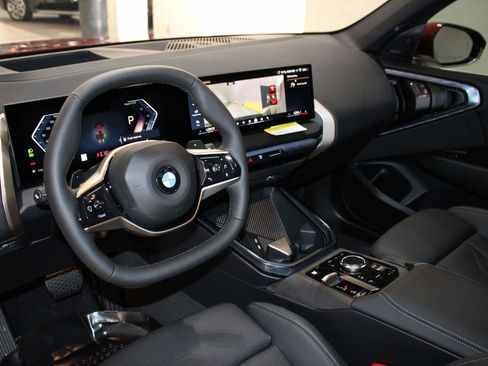 Used 2025 BMW X3 xDrive30i w/ Premium Package image 11