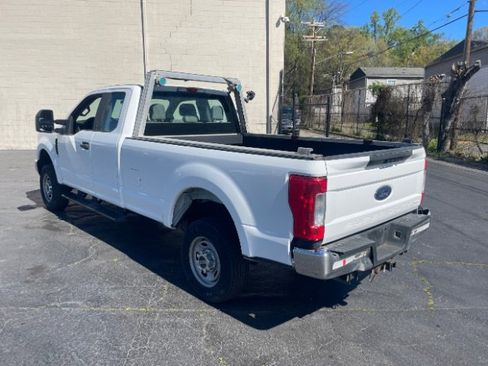 Used 2017 Ford F350 XL image 3