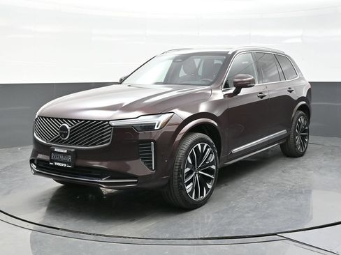 Used 2025 Volvo XC90 B5 Ultra AWD/4WD image 2