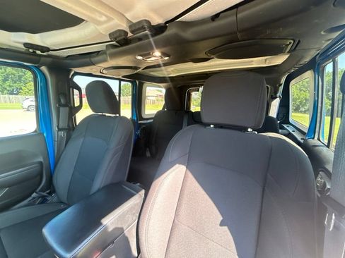 Used 2022 Jeep Wrangler Unlimited Sport AWD/4WD image 9