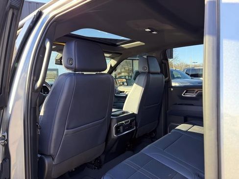 Used 2023 Chevrolet Silverado 1500 High Country w/ Z71 Off-Road Package image 8