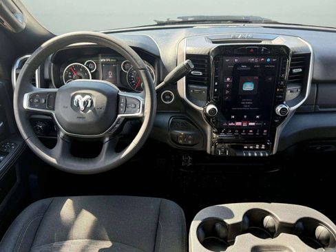 Used 2025 RAM 2500 Big Horn AWD/4WD image 32