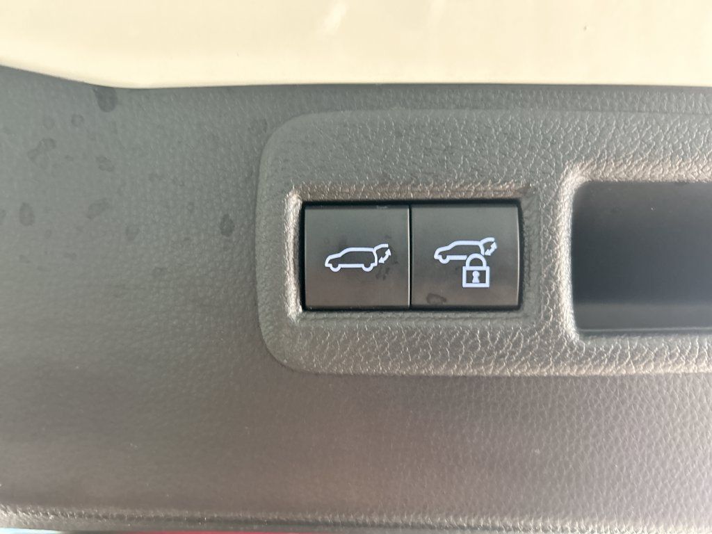 Used 2021 Toyota Venza XLE w/ Softex Package AWD/4WD image 38