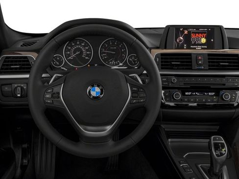 Used 2018 BMW 330i xDrive Sedan w/ Convenience Package AWD/4WD image 10