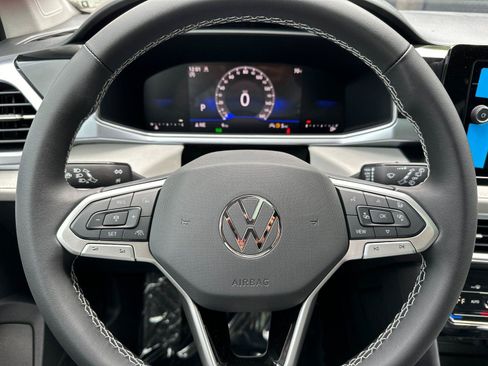 New 2026 Volkswagen Taos SE AWD/4WD image 22