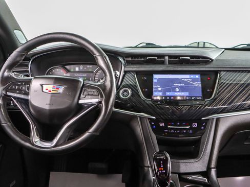 Used 2024 Cadillac XT6 Premium Luxury AWD/4WD image 16