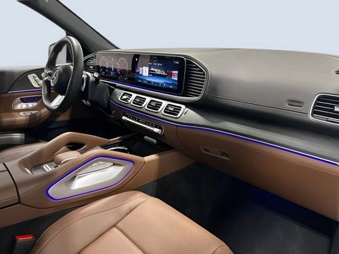 Certified 2024 Mercedes-Benz GLS 450 4MATIC image 11