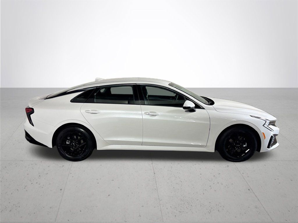 New 2026 Kia K5 LXS FWD image 5