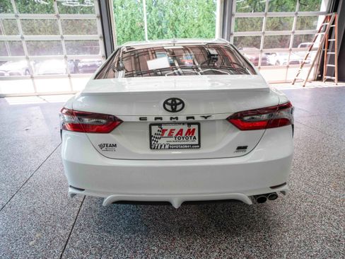 Used 2022 Toyota Camry SE AWD/4WD image 3