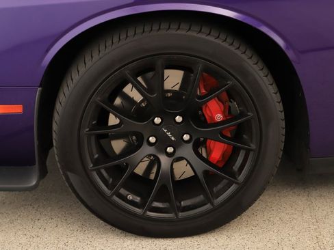 Used 2016 Dodge Challenger SRT Hellcat RWD image 30