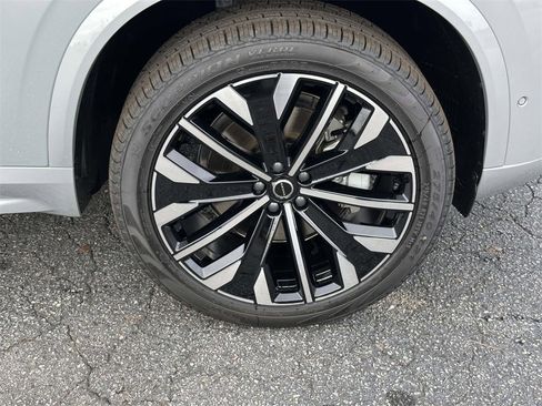 New 2026 Volvo XC90 B6 Plus w/ Protection Package Premier AWD/4WD image 24
