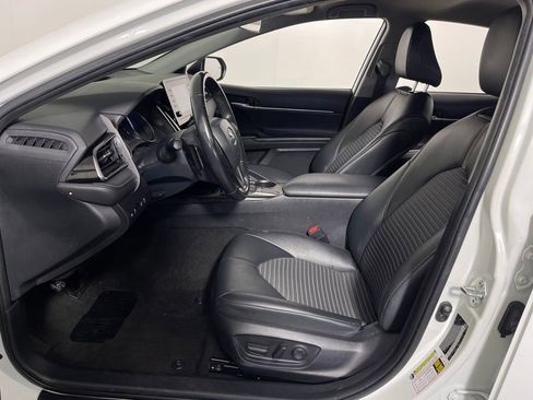 Used 2023 Toyota Camry SE image 13