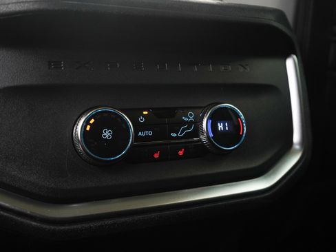 Used 2025 Ford Expedition Max Platinum w/ Stealth Appearance Package AWD/4WD image 20