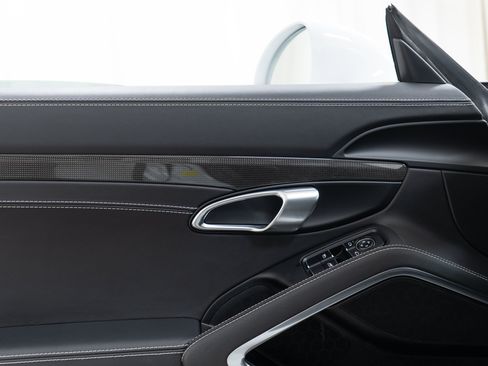 Certified 2018 Porsche 911 GT3 RWD image 17