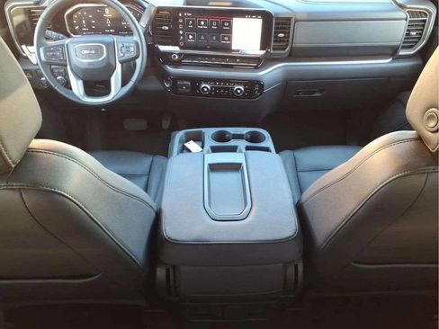 Used 2026 GMC Sierra 1500 SLT RWD image 9