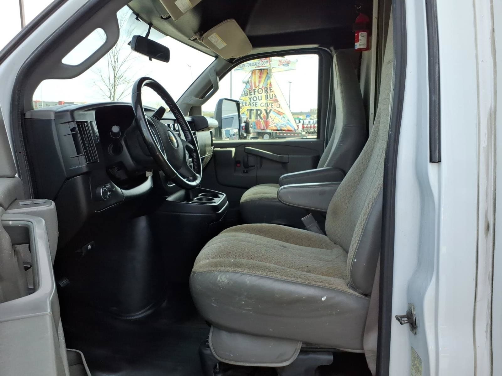 Used 2022 Chevrolet Express 3500 w/ Power Convenience Package RWD image 12